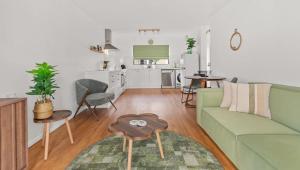 Sheridan Nook I Near Hospital I Pool I Parking