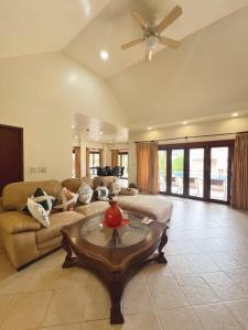 Luxury 3-bedroom villa with pool in Rawai