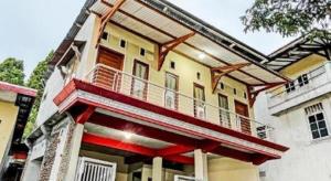 OYO 93422 Villa Tirto