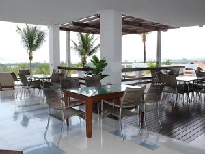 Grand Hill Residence