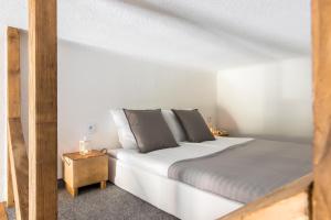 Cracow Best Location Apartment by Cozyplace