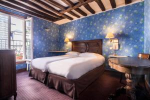 Готель Hotel du Lys Париж Францiя