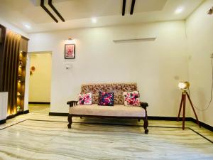 Cozy, Luxurious 1BHK in Sowkya Stays, Kakinada