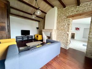 Charmante Maison en Pierre - Confort Tout équipée - Parking Privé - Wifi GRATUIT - 15min de La Rochelle