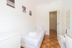 HOUZE Four Bedroom Apartment near Lisbon Zoo