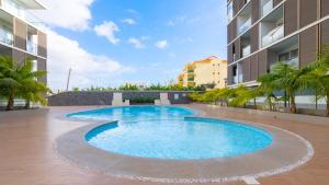 Gardenia - Pool Modern APT by LovelyStay