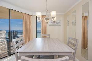 Phoenix V by Brett Robinson Vacations