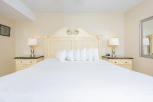 Phoenix V by Brett Robinson Vacations