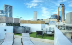 Luxurious 2 bedroom penthouse with roof terrace, hot tub and breath-taking views YVAN1-1
