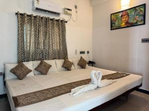 La Paradise Residency