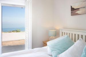 2 Bed in Brixham oc-bh053
