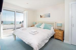 2 Bed in Brixham oc-bh053