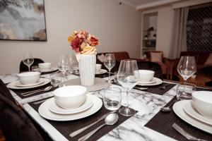 Heart of CBD - Darling Harbour - Chinatown - 3BR & Parking