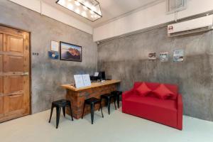 OYO 43993 Madsuite