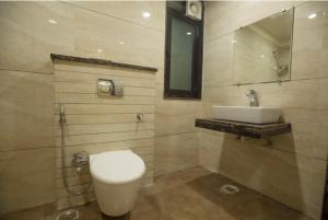 Hotel Raj Residency Near DB Mall