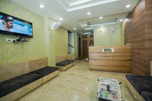 Hotel Raj Residency Near DB Mall