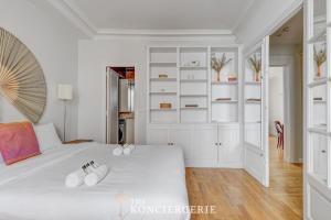 Prestige parisien proche de lArc de Triomphe