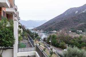 Radiant Morinj Lavander Bay apt