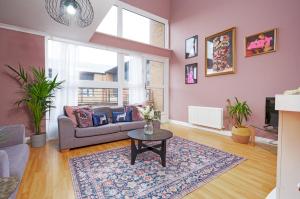 5 Bed Finnieston SkyHigh Duplex with Parking