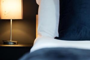 5 Bed Finnieston SkyHigh Duplex with Parking