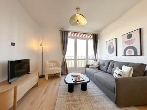 Central Paris Premium flat balcony & lift for 5