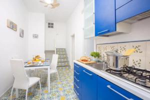 Brezza Marina-Authentic Sorrento Flat by the beach