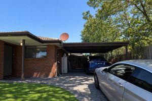 Light-Filled and Spacious 3BR Unit Near Yarra River