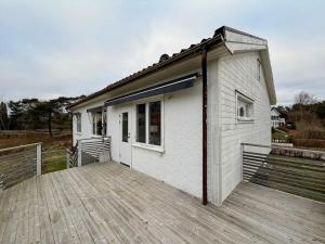 Coastal Villa Near Volvo