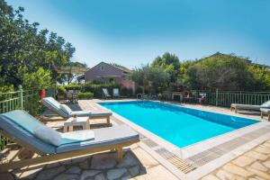 Villa Mistral Cottage by Villa Plus