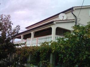 Apartmani Roza Lopar 