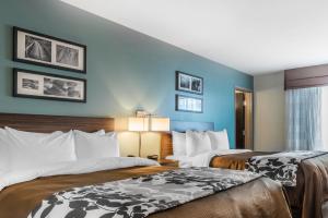 Queen Room with Two Queen Beds - Disability Access room in Sleep Inn & Suites Cumberland