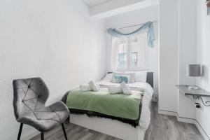 Modern 2BR Apartment with Terrace in Valencia