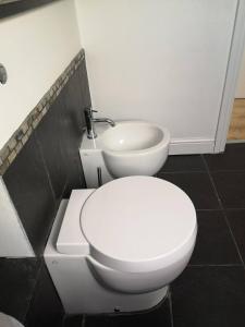 Cute bijous attic roof DBL Bedroom apartment