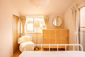 Shinjuku Entire 3 Story House 109sqm Walk to 2 Stations Sleeps 9