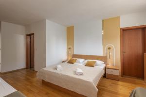 Oasis Jadreski Pool Residence