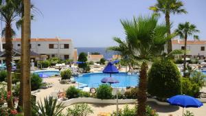 Spacious 3-bedroom beach Bungalow