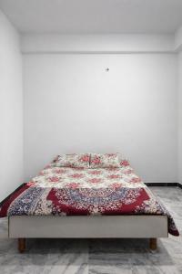 Urban Abode - Full Furnished 2BHK with AC, Kitchen, Wifi and Smart TV
