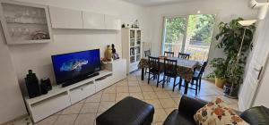 Your comfy stay in Juan-les-Pins beach & parking