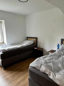 Premium Apartment für Teams & Monteure 2 Schlafzimmer, Parkplatz & WLAN