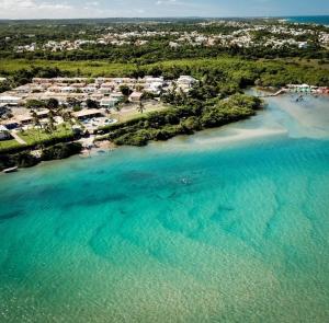 Barra de Jacuípe a 50 metros do Rio e Mar