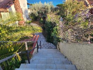 Holiday Home Casa Giusy mit Terrasse und Meerblick by Interhome