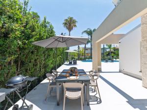 Holiday Home Nereide- Luxusvilla mit Pool am Meer by Interhome