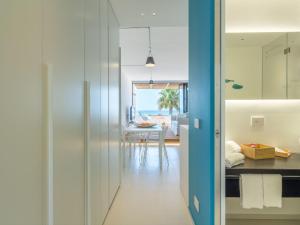 Apartment Charmante Wohnung in Donnalucata mit Möblierter Terrasse by Interhome