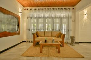 Villa 71 - Talpe Rock Pool Beach Home