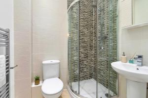 Canalside House Modern and Homely