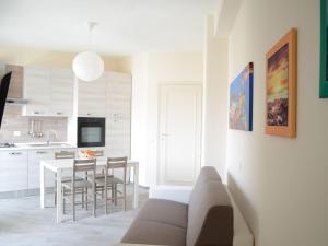 Apartment Sunset Suite - romantische Atmosphäre mit Meerblick by Interhome