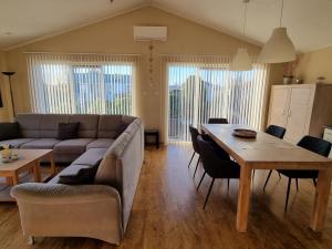 Holiday Home Seehund by Interhome