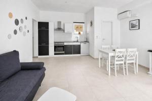 J&B Apartment