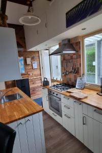 Holiday Home Wunderschönes Haus mit Pool- Garten und Grill by Interhome