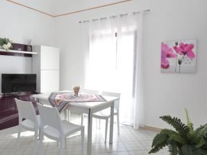 Apartment Innenhof-Terrasse by Interhome